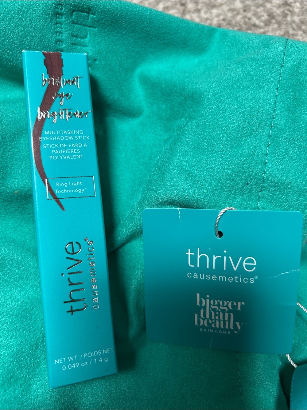 thrive causemetics Riji Eye Brightener Multitasking Eyeshadow Stick-NEW